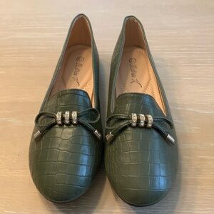 Victoria K rubber sole flats / loafers Size 6.5 NWOB light & comfy shoes